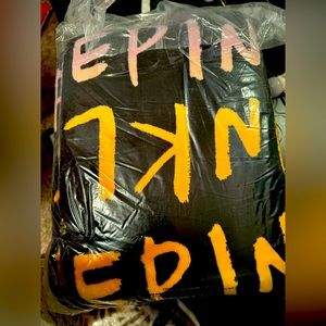 Graffiti sherpa 60x72 blanket